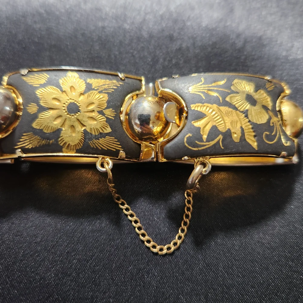 Vintage Damascene Victorian-Style Black and Gold Floral Bracelet & Pendant Set - Picture 7 of 8